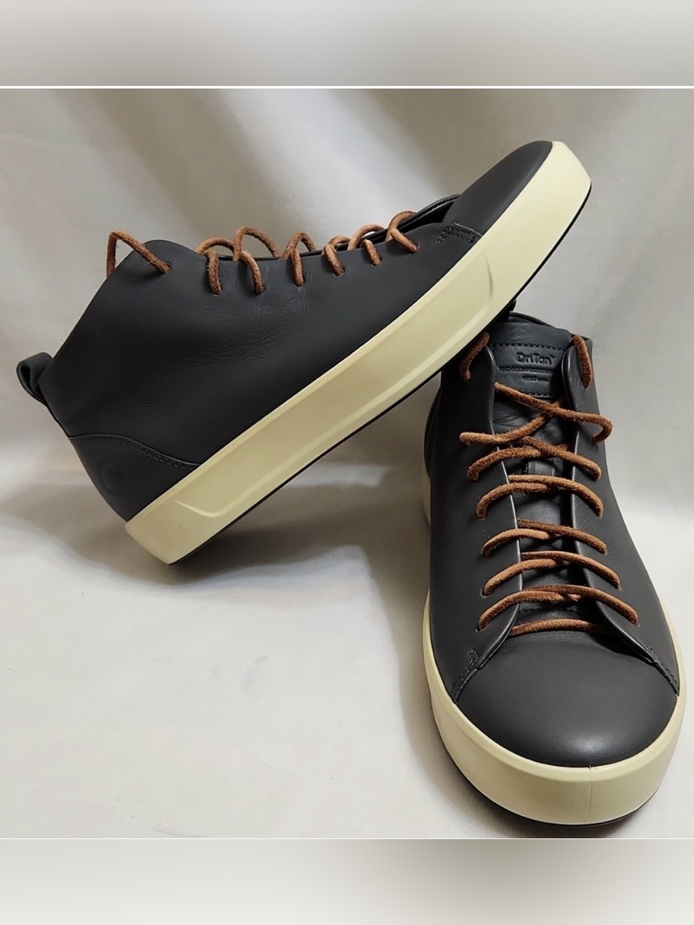 Ecco Men's DriTan Leather Gray Chukka Boots (Size 39)